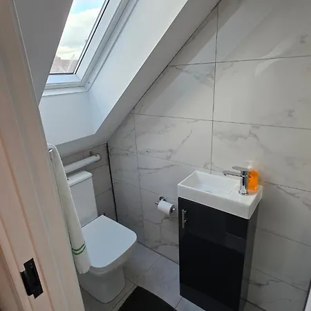 Daire Causeway Flat In Fishponds Bristol