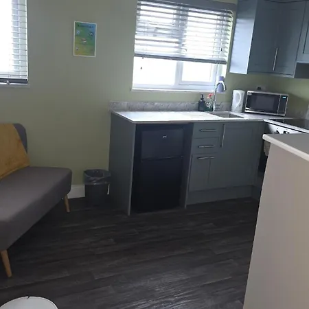 Daire Causeway Flat In Fishponds Bristol