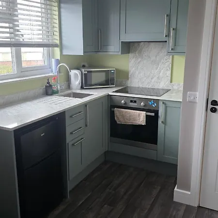 Causeway Flat In Fishponds *