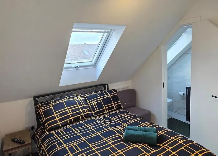 Causeway Flat In Fishponds *