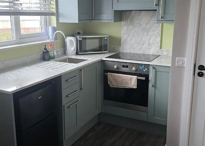 Causeway Flat In Fishponds *