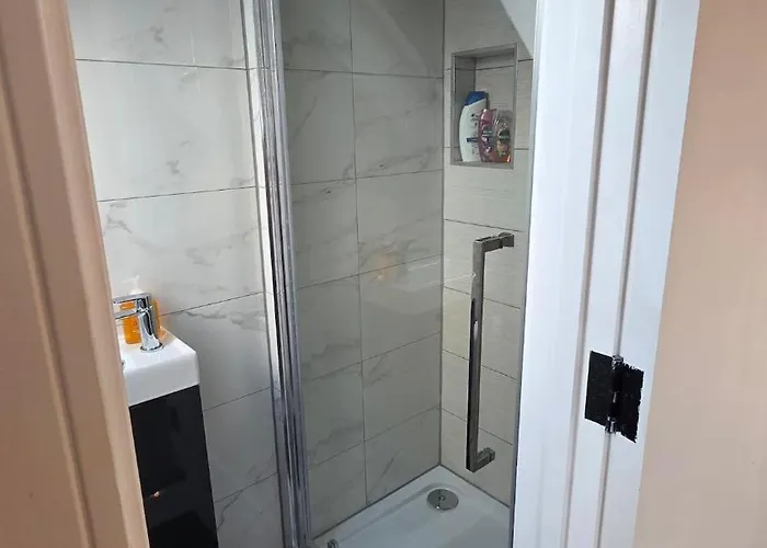 Causeway Flat In Fishponds Bristol